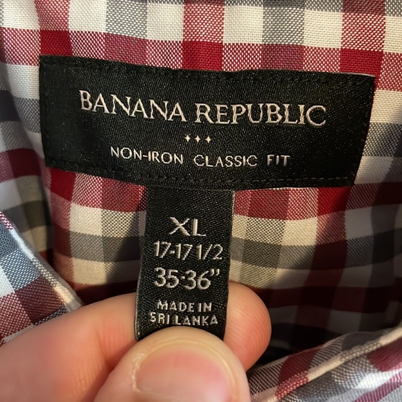 Banana Republic Men’s Dress Shirt. Classic Fit, Non Iron. Red & Grey Check - Picture 2 of 4